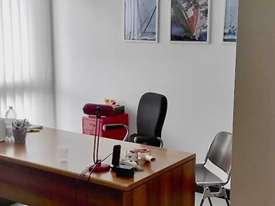 Immagine 9 di Ufficio in vendita  a San Giuliano Terme