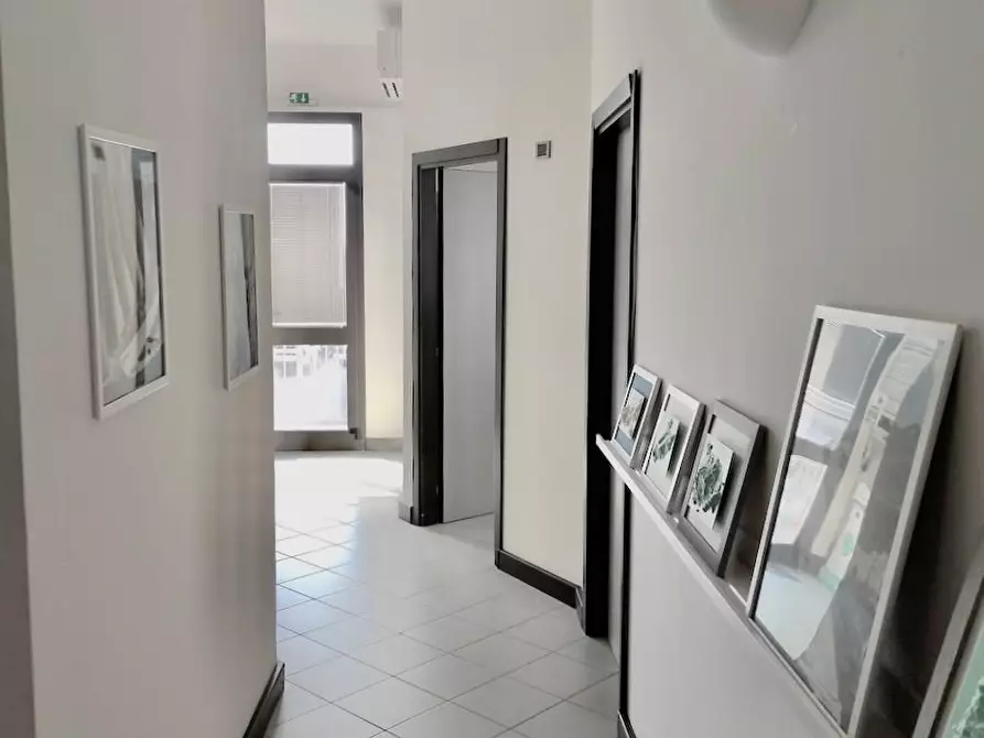 Immagine 4 di Ufficio in vendita  a San Giuliano Terme