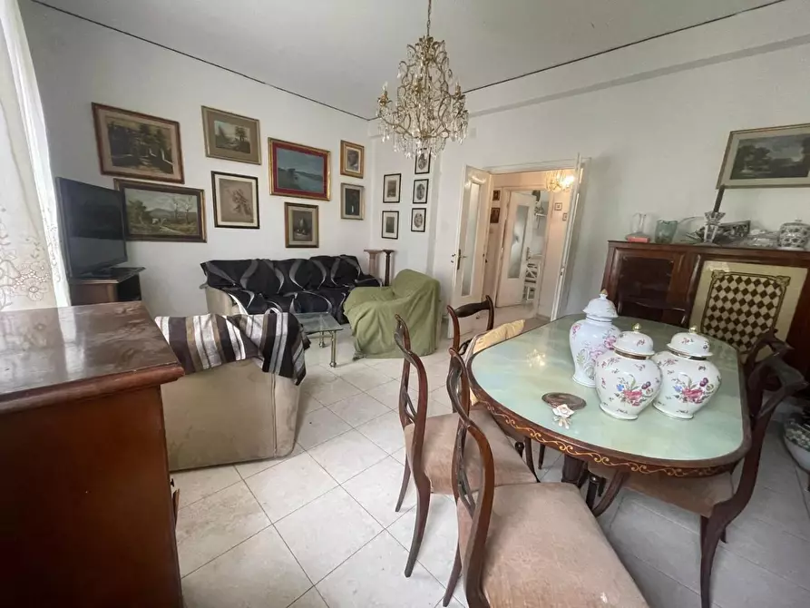 Immagine 13 di Appartamento in vendita  a Carrara