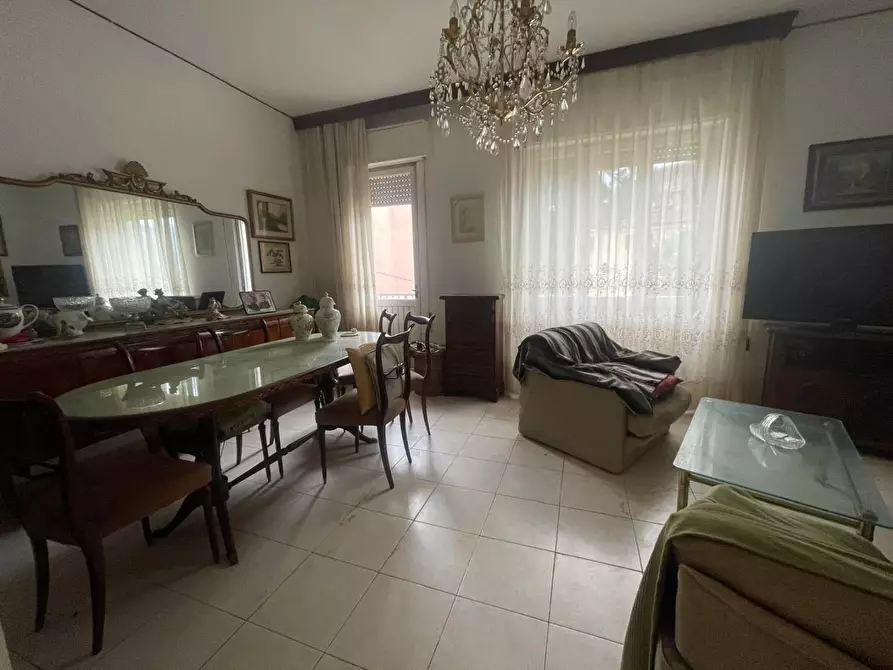 Immagine 11 di Appartamento in vendita  a Carrara