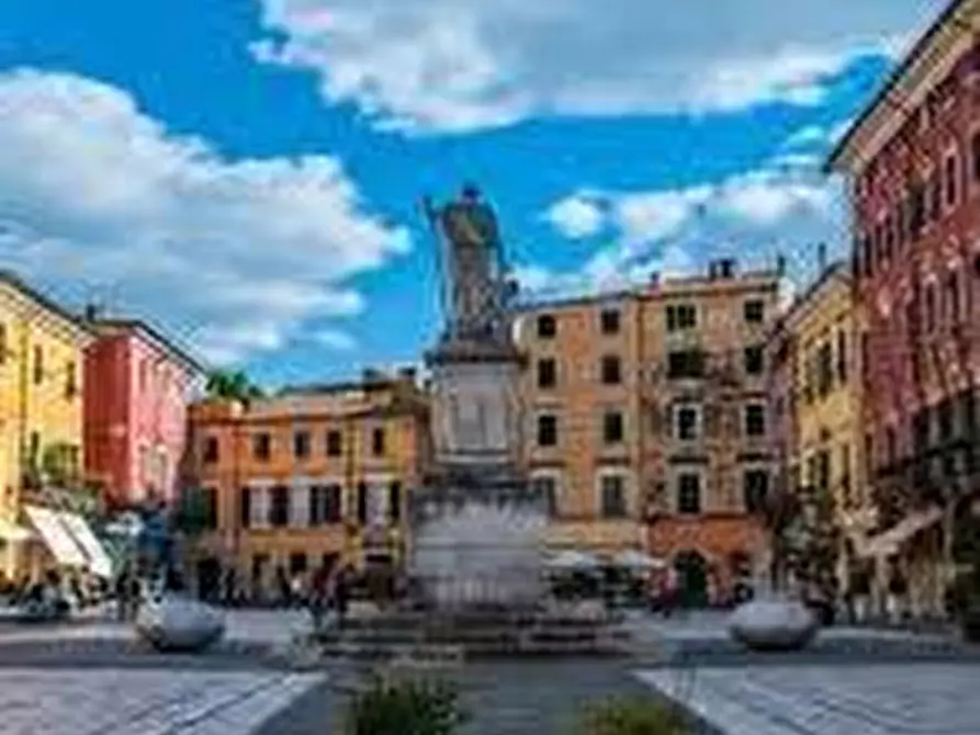 Immagine 23 di Appartamento in vendita  a Carrara