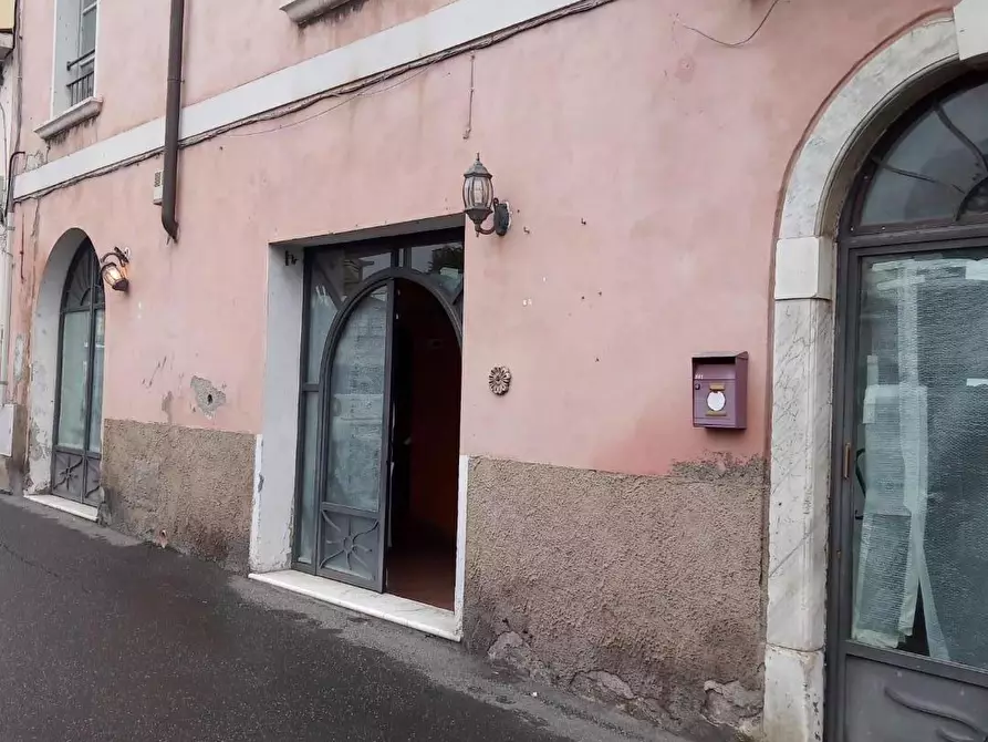 Immagine 5 di Locale commerciale in vendita  a Massa