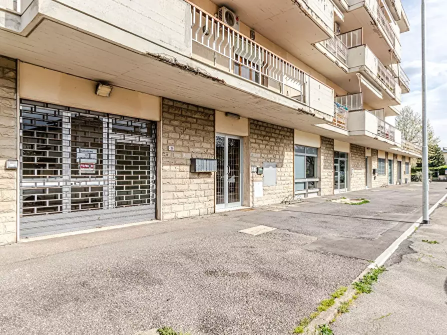 Immagine 11 di Ufficio in affitto  a Santa Croce Sull'arno