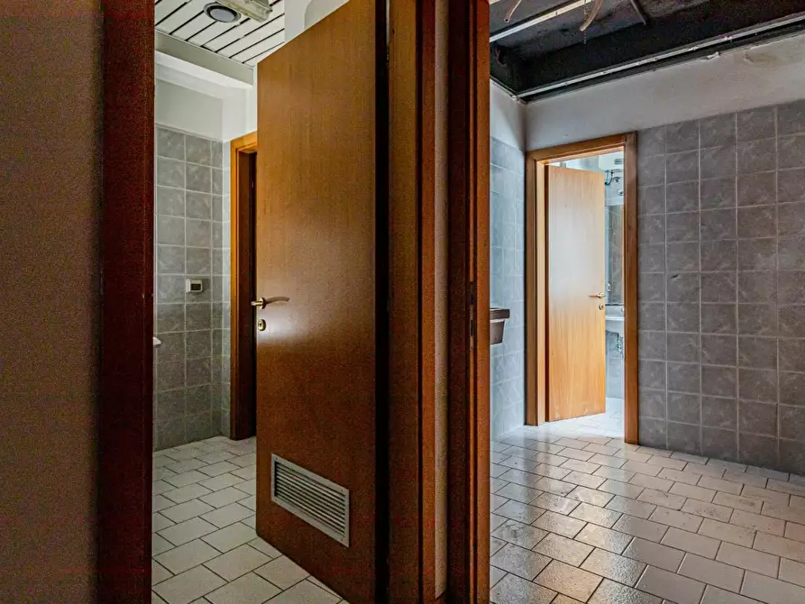 Immagine 13 di Ufficio in affitto  a Santa Croce Sull'arno