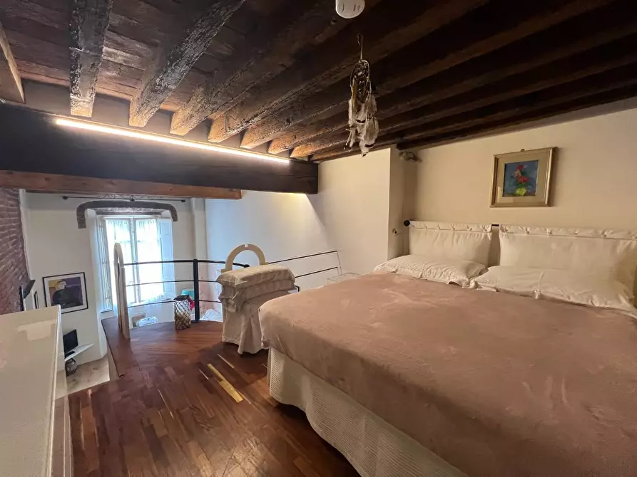Immagine 11 di Appartamento in affitto  a Lucca