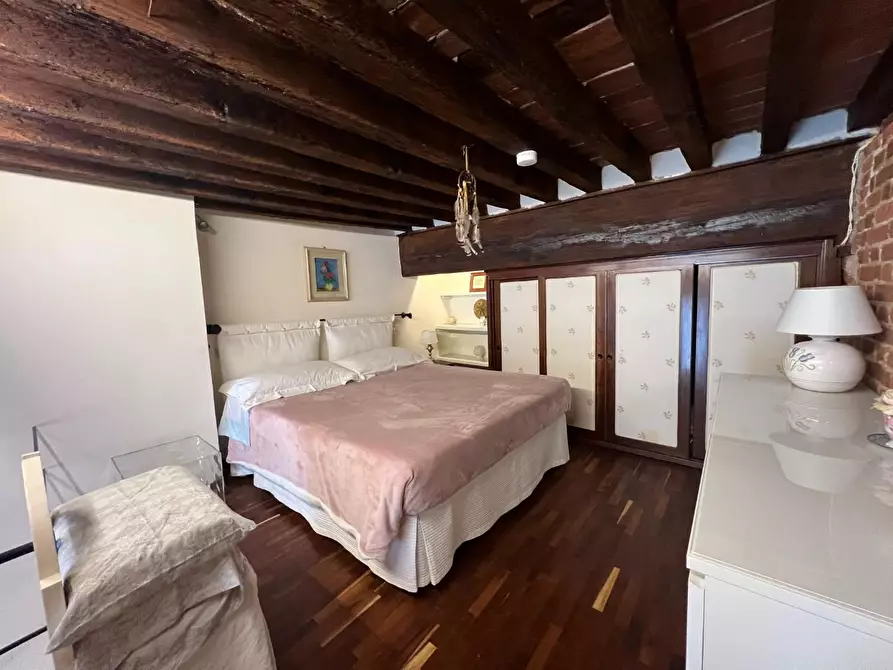 Immagine 10 di Appartamento in affitto  a Lucca