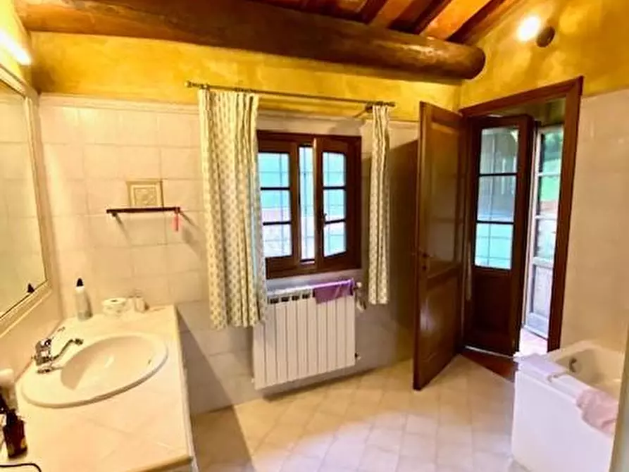 Immagine 30 di Casa colonica in vendita  a Buggiano