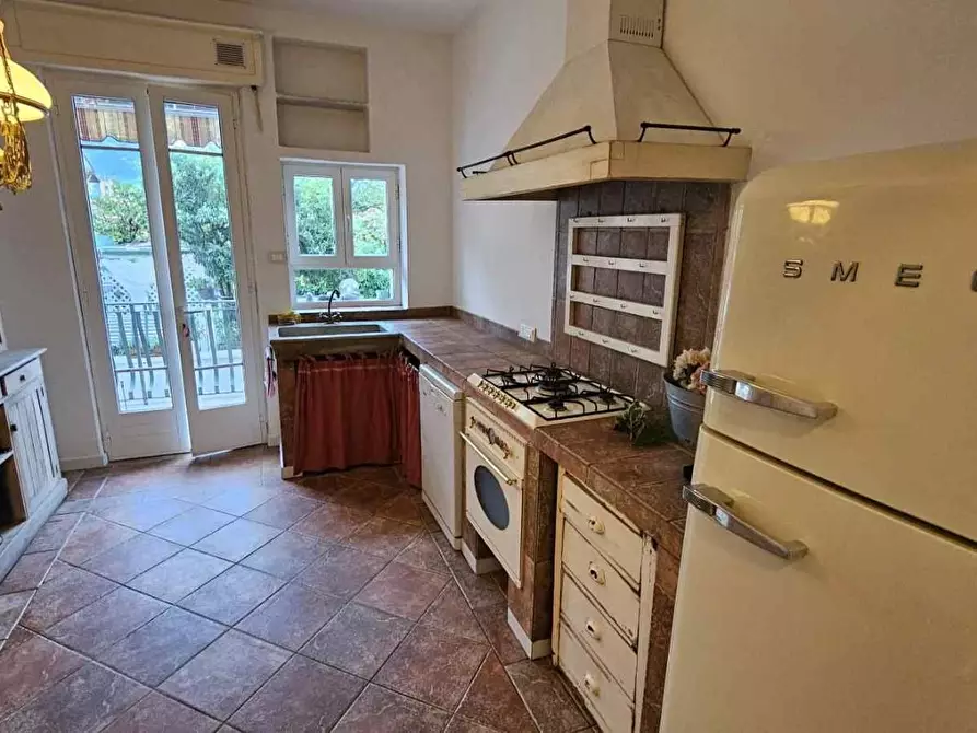 Immagine 3 di Appartamento in vendita  a Massa