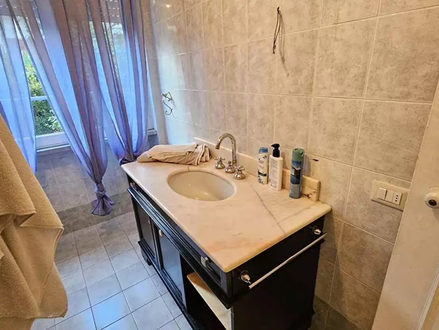 Immagine 14 di Appartamento in vendita  a Massa