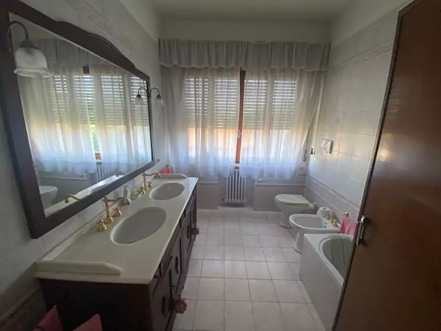 Immagine 13 di Villa in vendita  a Capannoli