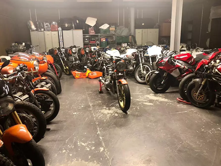 Immagine 20 di Appartamento in vendita  a Cascina