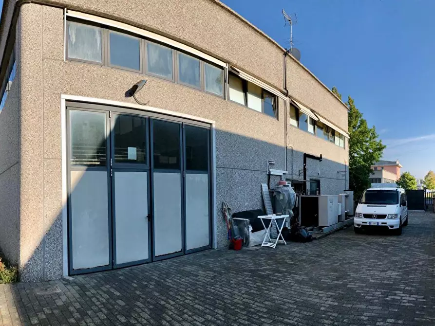 Immagine 15 di Appartamento in vendita  a Cascina