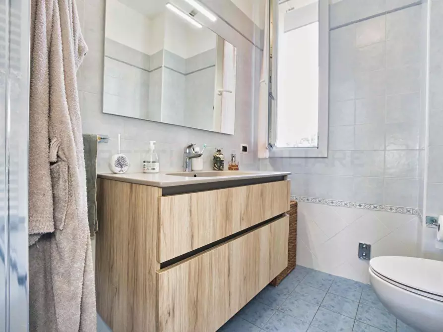 Immagine 25 di Appartamento in vendita  a San Vincenzo