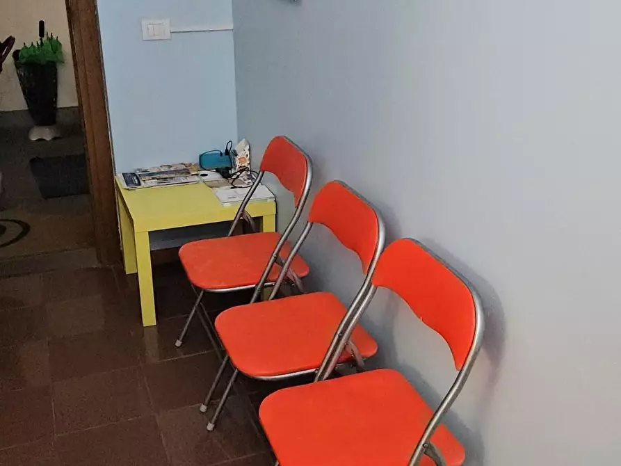 Immagine 21 di Ufficio in affitto  a Lucca