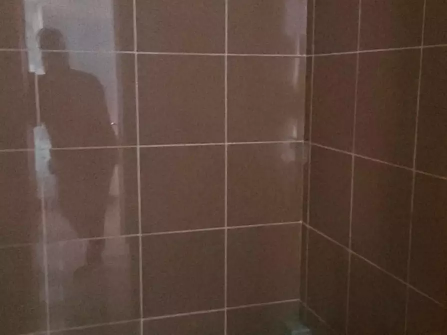 Immagine 10 di Ufficio in affitto  a Lucca