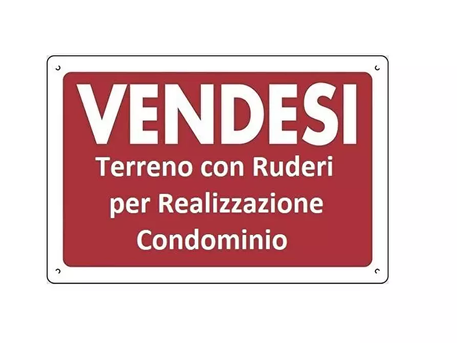 Immagine 1 di Terreno residenziale in vendita  a Massa