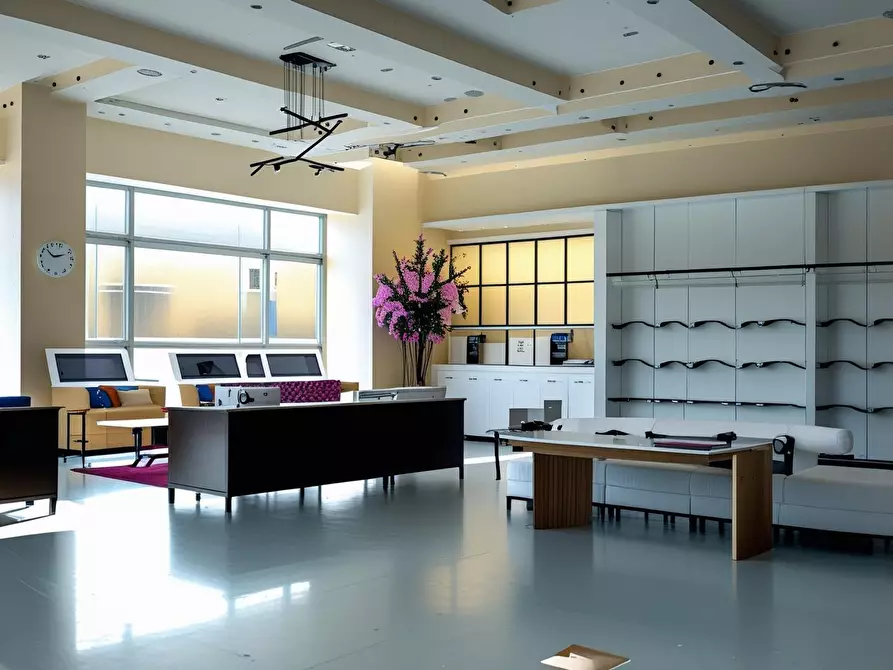 Immagine 3 di Locale commerciale in affitto  a Pontedera