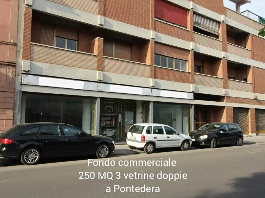 Immagine 11 di Locale commerciale in affitto  a Pontedera