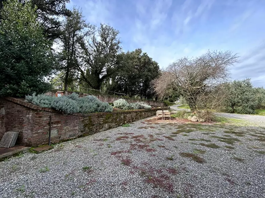 Immagine 37 di Casa colonica in vendita  a Castelfranco Di Sotto