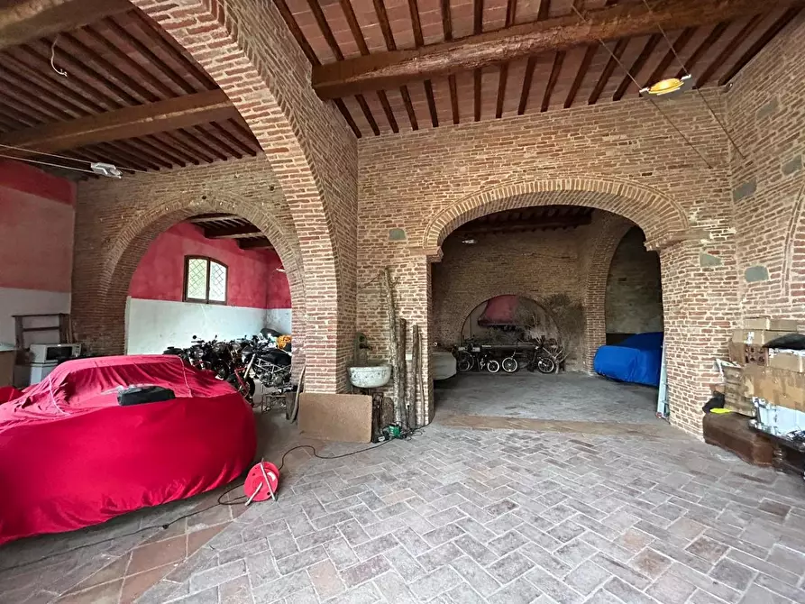 Immagine 35 di Casa colonica in vendita  a Castelfranco Di Sotto