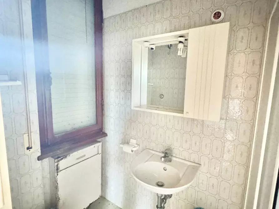 Immagine 14 di Villa in vendita  a San Giuliano Terme