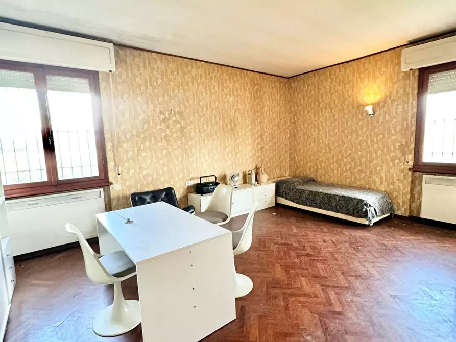 Immagine 12 di Villa in vendita  a San Giuliano Terme