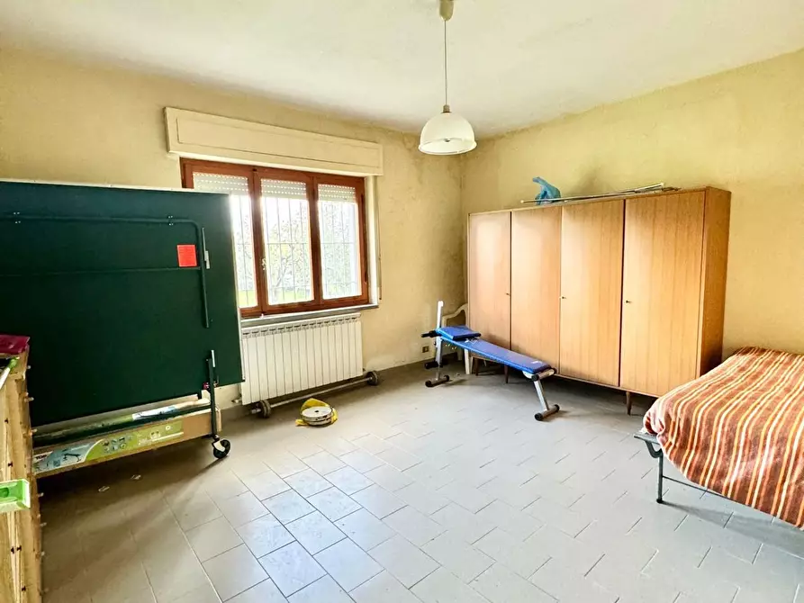 Immagine 2 di Villa in vendita  a San Giuliano Terme