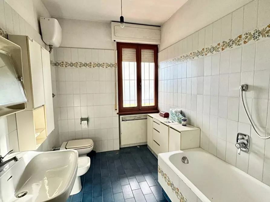 Immagine 22 di Villa in vendita  a San Giuliano Terme