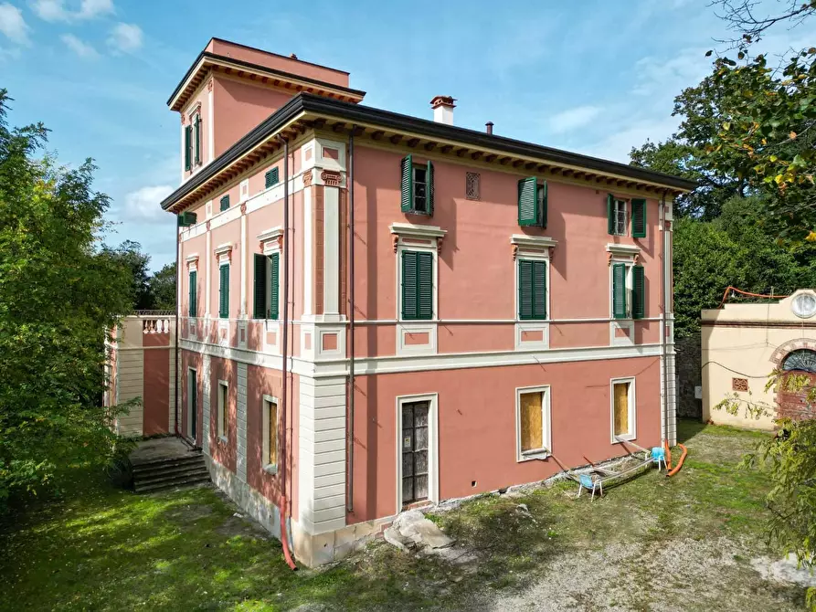 Immagine 5 di Villa in vendita  a Pisa