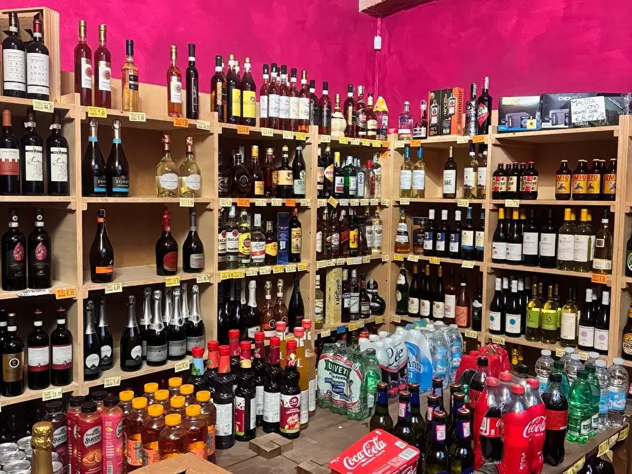 Immagine 4 di Alimentari in vendita  a Sovicille