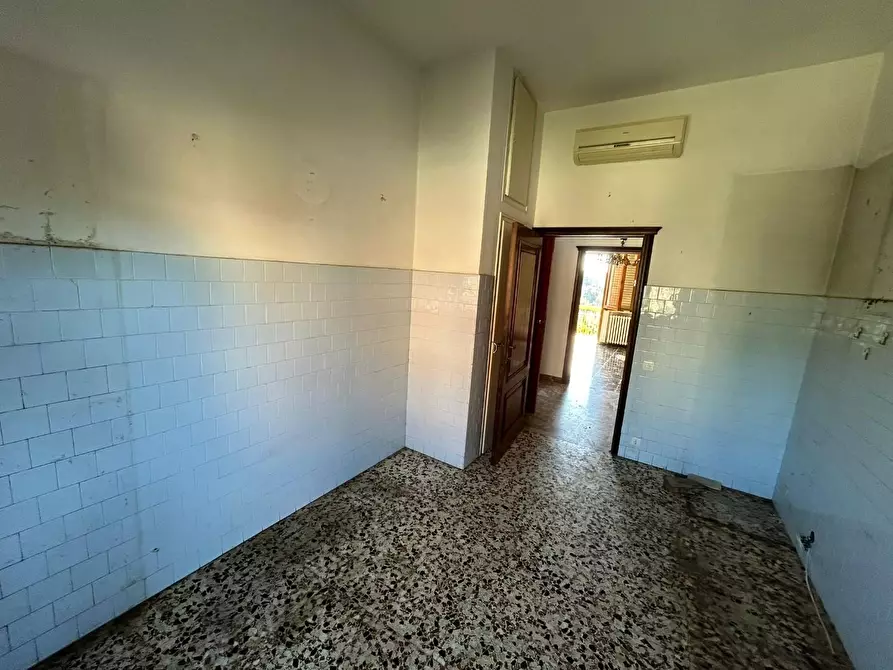 Immagine 18 di Appartamento in vendita  a Siena