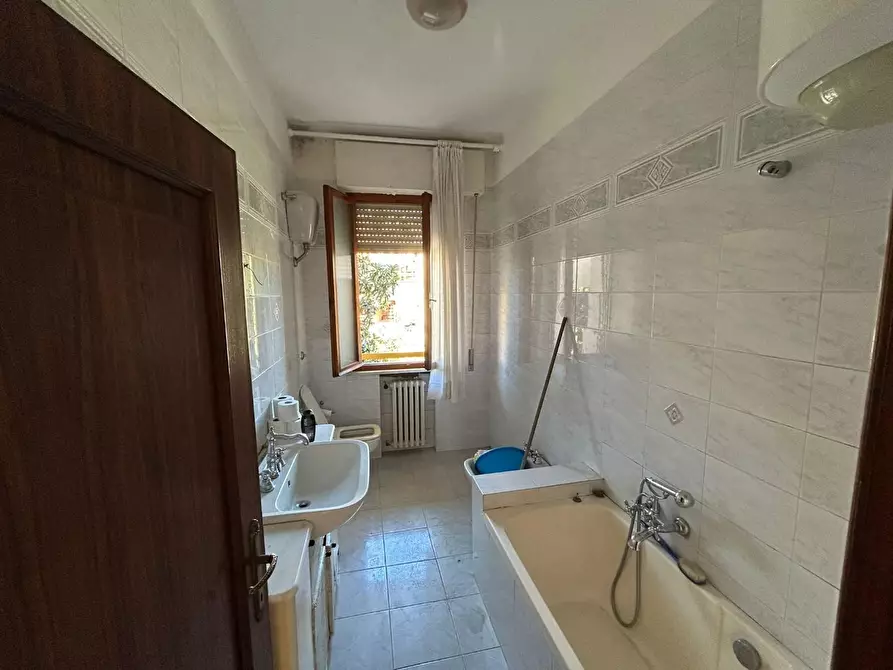 Immagine 16 di Appartamento in vendita  a Siena