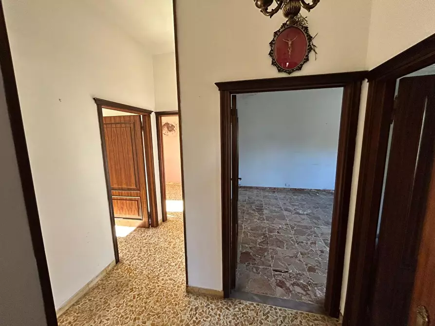 Immagine 9 di Appartamento in vendita  a Siena