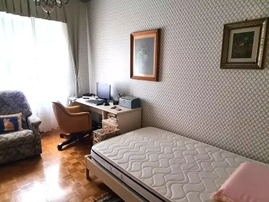 Immagine 27 di Appartamento in vendita  a Livorno