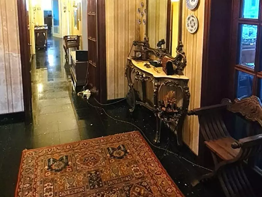 Immagine 13 di Appartamento in vendita  a Livorno