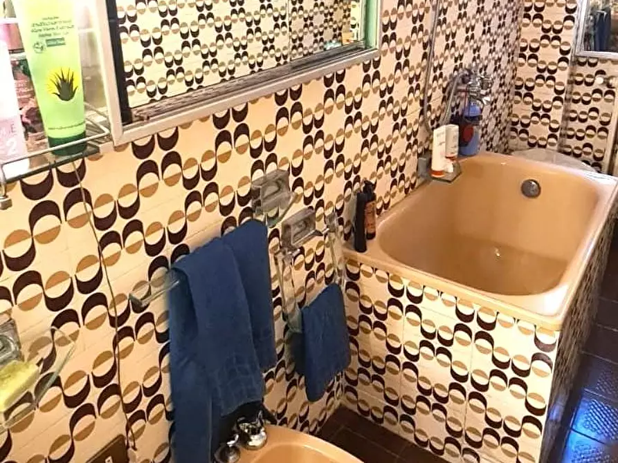 Immagine 28 di Appartamento in vendita  a Livorno