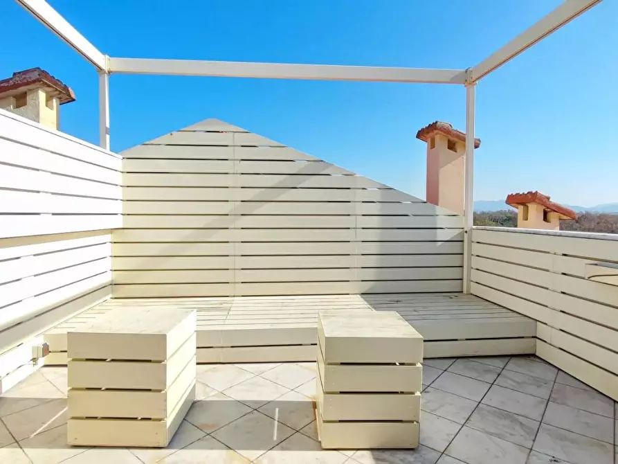 Immagine 23 di Mansarda in vendita  a Viareggio