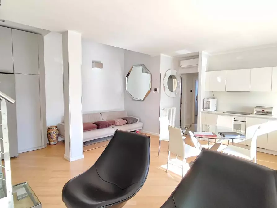 Immagine 5 di Mansarda in vendita  a Viareggio