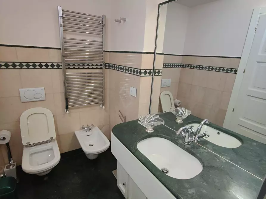 Immagine 20 di Mansarda in vendita  a Viareggio