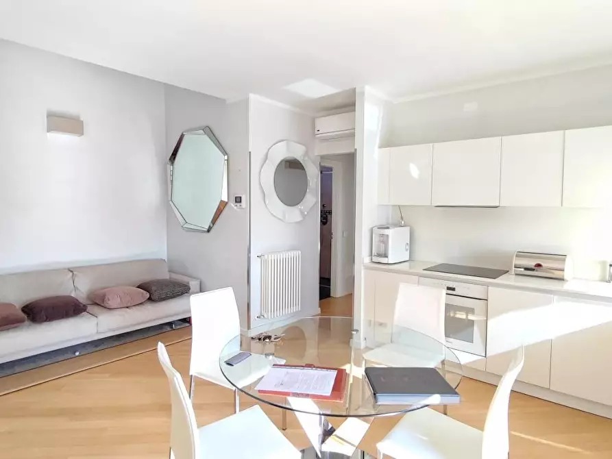 Immagine 4 di Mansarda in vendita  a Viareggio