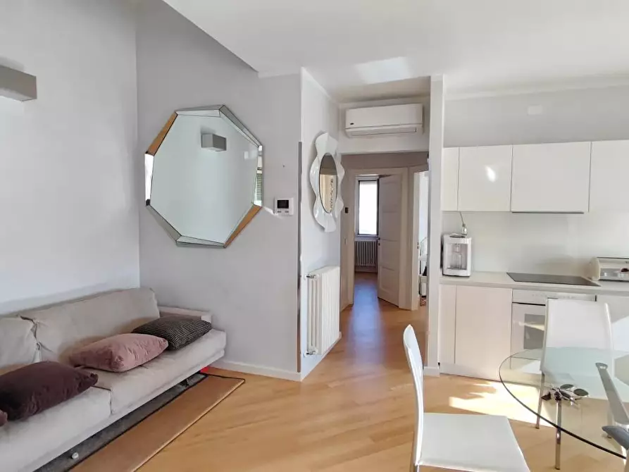 Immagine 8 di Mansarda in vendita  a Viareggio