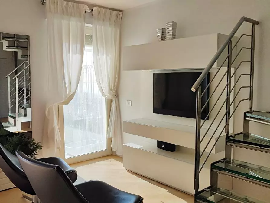 Immagine 3 di Mansarda in vendita  a Viareggio