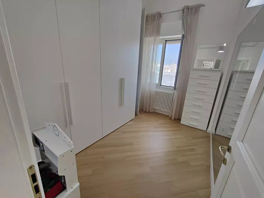 Immagine 15 di Mansarda in vendita  a Viareggio