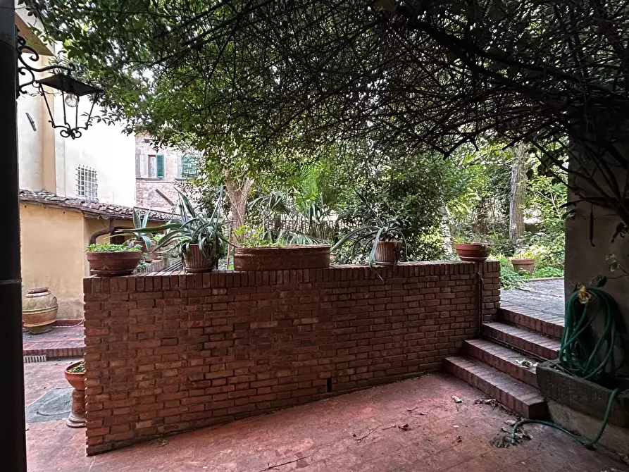 Immagine 26 di Palazzo in vendita  a San Miniato