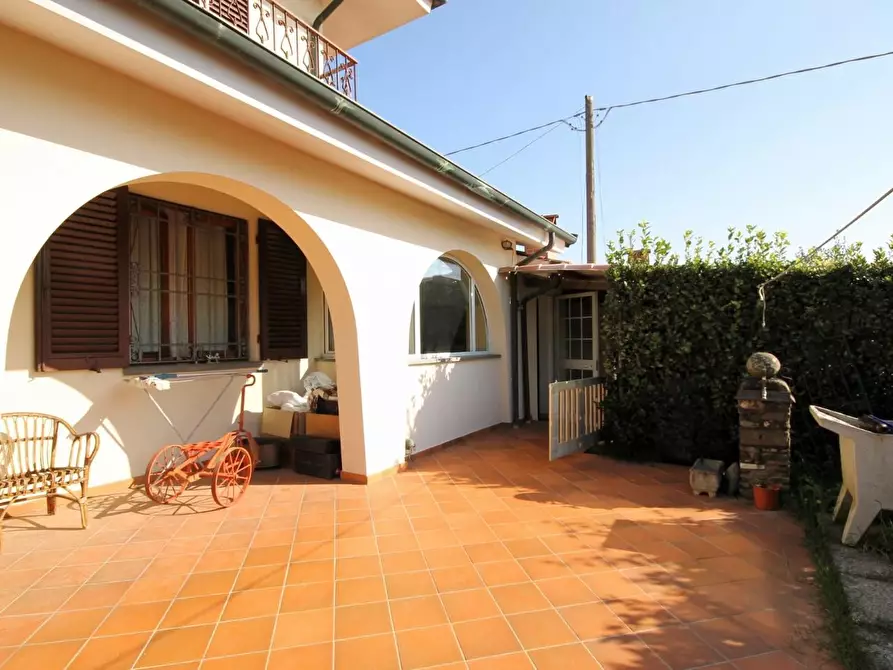 Immagine 26 di Villa in vendita  a Porcari