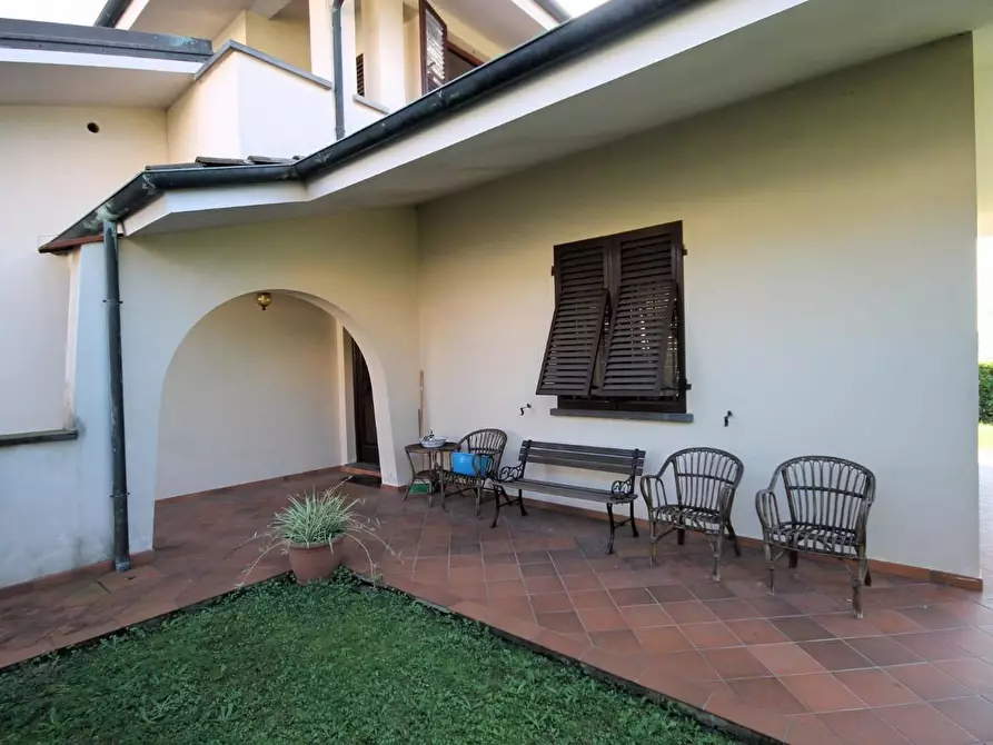 Immagine 5 di Villa in vendita  a Porcari