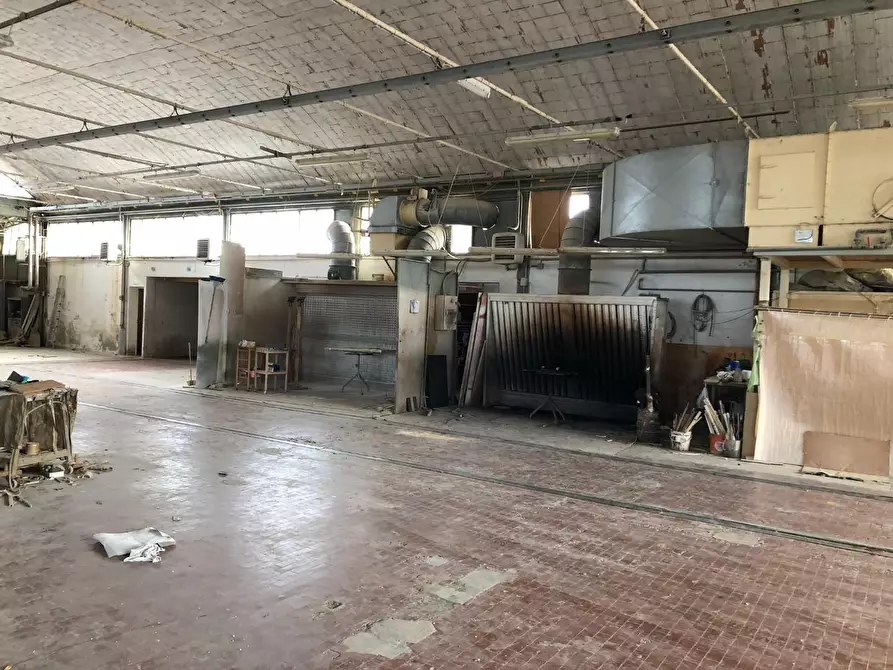 Immagine 20 di Attività artigianale in vendita  a Ponsacco