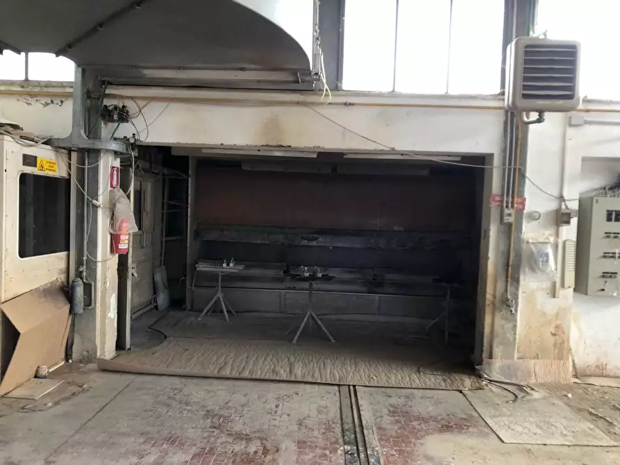 Immagine 24 di Attività artigianale in vendita  a Ponsacco