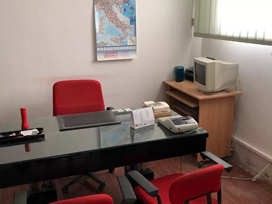 Immagine 25 di Attività artigianale in vendita  a Ponsacco