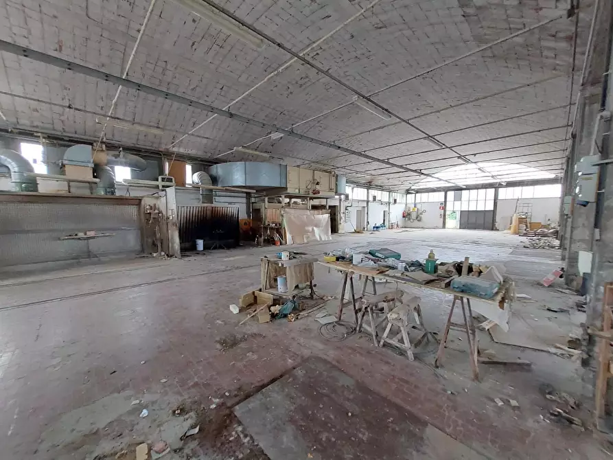 Immagine 22 di Attività artigianale in vendita  a Ponsacco